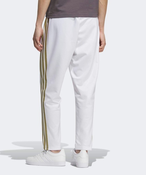 adidas（アディダス）の「Stadium Gold レギュラーフィット フルレングス オープンヘム トラックパンツ / アディダス adidas（スウェットパンツ・メンズ・ブラック×ブラック/ブラック×ゴールド/ホワイト・3XL/XX-LARGE/LARGE/MEDIUM/SMALL/X-LARGE/X-SMALL）」の4枚目の写真