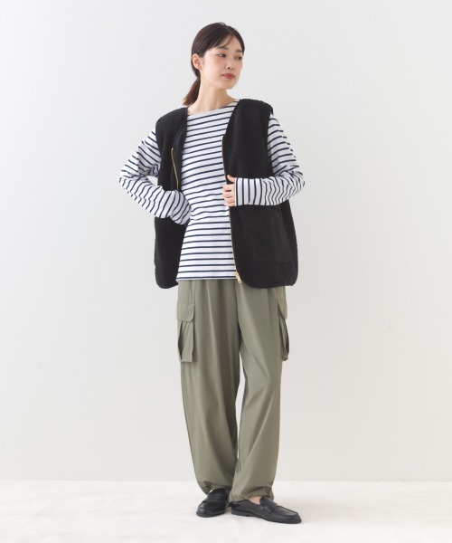 OMNES（オムネス）の「ボア深Vネックジップアップベスト（ベスト・レディース・オフホワイト/ブラック・FREE）」の10枚目の写真