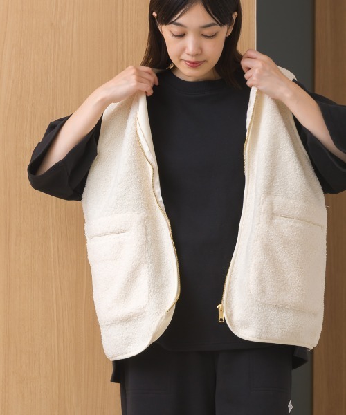 OMNES（オムネス）の「ボア深Vネックジップアップベスト（ベスト・レディース・オフホワイト/ブラック・FREE）」の12枚目の写真