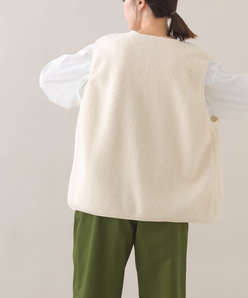 OMNES（オムネス）の「ボア深Vネックジップアップベスト（ベスト・レディース・オフホワイト/ブラック・FREE）」の14枚目の写真