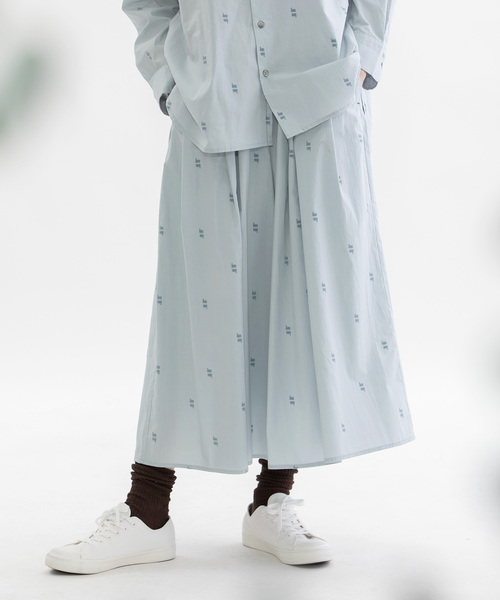 nop de nod(ノップドゥノッド)の「フロッキースワンブロードタックキュロット(スカート・レディース・ネイビー/ライトブルー/キャメル・M)」の1枚目の写真