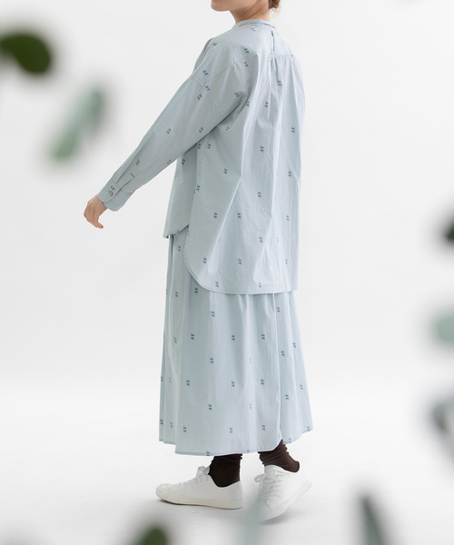 nop de nod(ノップドゥノッド)の「フロッキースワンブロードタックキュロット(スカート・レディース・ネイビー/ライトブルー/キャメル・M)」の5枚目の写真