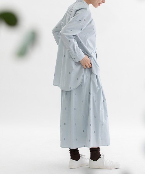 nop de nod(ノップドゥノッド)の「フロッキースワンブロードタックキュロット(スカート・レディース・ネイビー/ライトブルー/キャメル・M)」の6枚目の写真