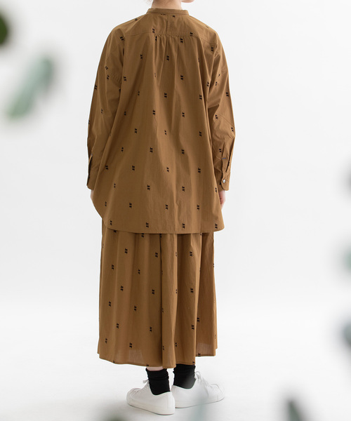 nop de nod(ノップドゥノッド)の「フロッキースワンブロードタックキュロット(スカート・レディース・ネイビー/ライトブルー/キャメル・M)」の12枚目の写真