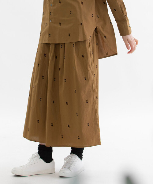 nop de nod(ノップドゥノッド)の「フロッキースワンブロードタックキュロット(スカート・レディース・ネイビー/ライトブルー/キャメル・M)」の14枚目の写真