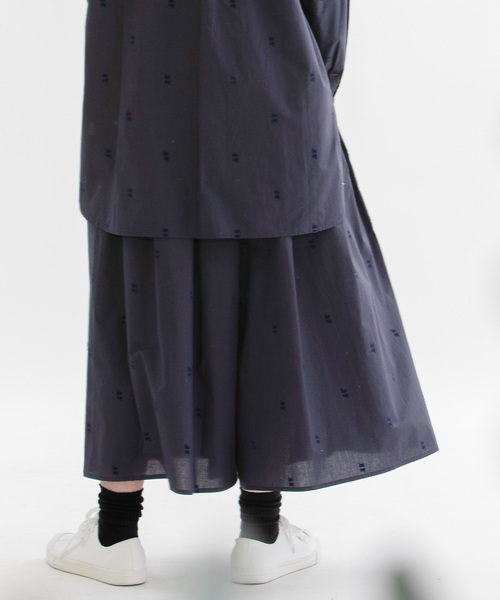 nop de nod(ノップドゥノッド)の「フロッキースワンブロードタックキュロット(スカート・レディース・ネイビー/ライトブルー/キャメル・M)」の20枚目の写真