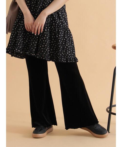 ehka sopo（エヘカソポ）の「ベロアフレアパンツ（その他パンツ・レディース・ブラック/ブラウン/ベージュ・F）」の2枚目の写真