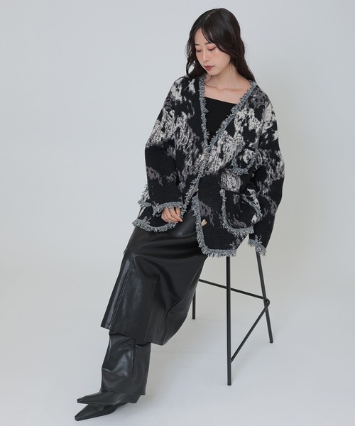 SUWDEE(スーディー)の「paint gradation fringe knit cardigan(カーディガン/ボレロ・レディース・グレー/ブラック・FREE)」の5枚目の写真
