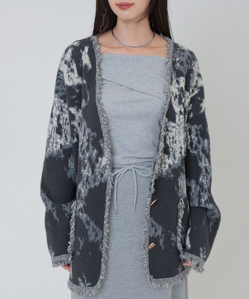 SUWDEE(スーディー)の「paint gradation fringe knit cardigan(カーディガン/ボレロ・レディース・グレー/ブラック・FREE)」の12枚目の写真