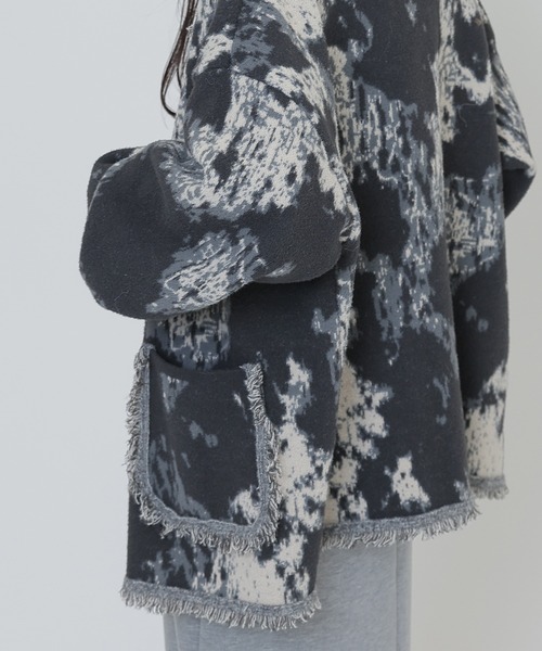 SUWDEE(スーディー)の「paint gradation fringe knit cardigan(カーディガン/ボレロ・レディース・グレー/ブラック・FREE)」の17枚目の写真