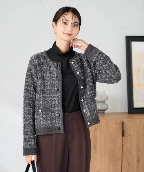 a.v.v（アーヴェヴェ）の「パールボタンツイードニットカーディガン（カーディガン/ボレロ・レディース・チャコールグレー/アイボリー・38/40）」の9枚目の写真