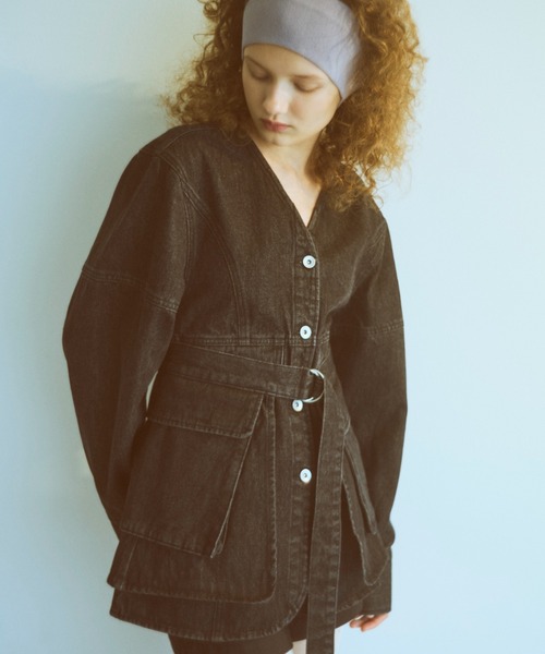 EN NEUME(エンノイム)の「Form Denim Jacket(デニムジャケット・レディース・ブルー/ブラック・1/0)」の2枚目の写真