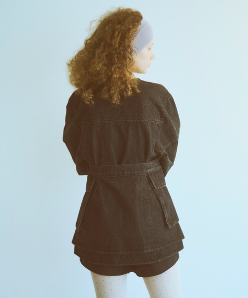 EN NEUME(エンノイム)の「Form Denim Jacket(デニムジャケット・レディース・ブルー/ブラック・1/0)」の4枚目の写真