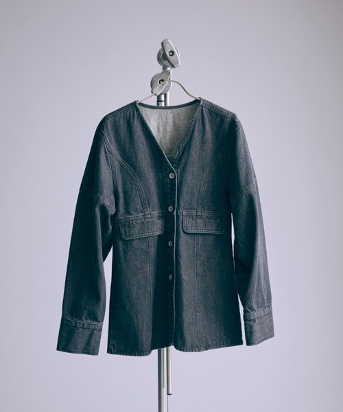 EN NEUME(エンノイム)の「Form Denim Jacket(デニムジャケット・レディース・ブルー/ブラック・1/0)」の22枚目の写真