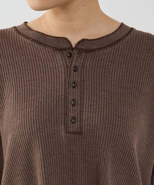 SOFFITTO(ソフィット)の「ヘンリーネックプルオーバー(Tシャツ/カットソー・レディース・オフホワイト/ブラウン/ブラック・FREE)」の5枚目の写真