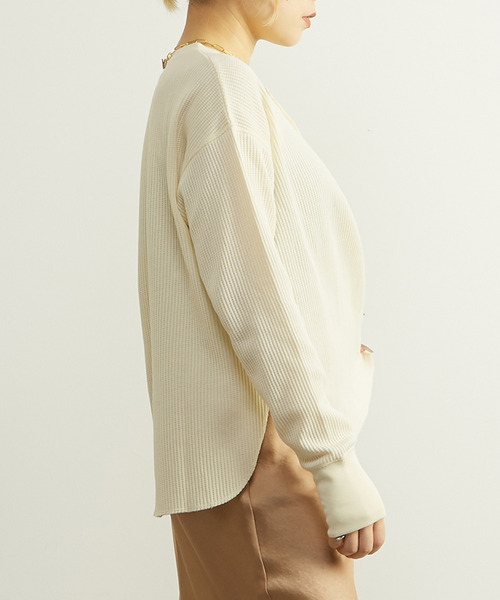 SOFFITTO(ソフィット)の「ヘンリーネックプルオーバー(Tシャツ/カットソー・レディース・オフホワイト/ブラウン/ブラック・FREE)」の11枚目の写真