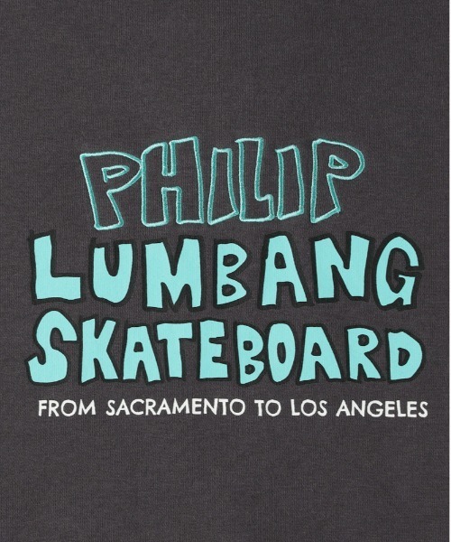 Right-on（ライトオン）の「【Philip Lumbang】プリント スウェットパーカー (手書きアート/フロントバックプリント/ビッグシルエット/ストリート/ユニークデザイン/CVC裏毛/リラックスフィット)（パーカー・メンズ・ダークグレー/ブラウン/ライトグレー・M/L/XL）」の11枚目の写真