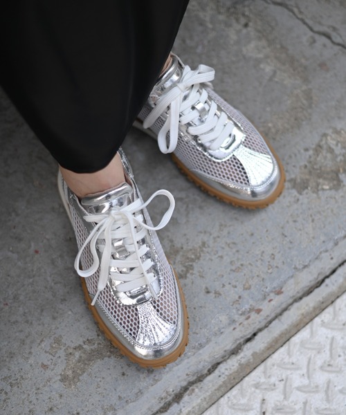 Marient（マリエント）の「Mesh Sneakers/メッシュスニーカー（スニーカー・レディース・シルバー・23.5cm/23.0cm/24.5cm/24.0cm）」の3枚目の写真