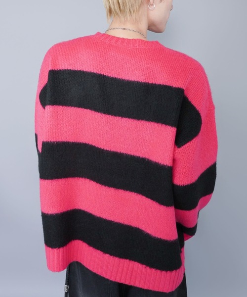 SPINNS（スピンズ）の「モヘアタッチボーダーニット/太めボーダー/チクチクしない軽い着心地（ニット/セーター・メンズ・ホワイト×ブラック/グレー系その他/ブラウン系その他/ブルー系その他/レッド系その他/ピンク系その他・ONESIZE）」の8枚目の写真