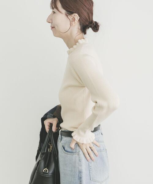 ITEMS URBANRESEARCH（アイテムズ アーバンリサーチ）の「フリルリブニット（ニット/セーター・レディース・モカ/オフホワイト/ブラック・FREE）」の8枚目の写真