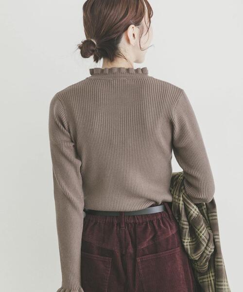 ITEMS URBANRESEARCH（アイテムズ アーバンリサーチ）の「フリルリブニット（ニット/セーター・レディース・モカ/オフホワイト/ブラック・FREE）」の15枚目の写真