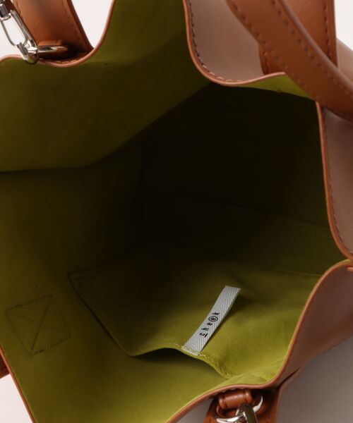 Cheek（チーク）の「rivet 2way tote（トートバッグ・レディース・イエロー/パープル/キャメル/ブラック・FREE）」の9枚目の写真