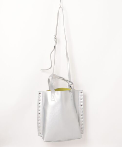 Cheek(チーク)の「rivet 2way tote(トートバッグ・レディース・イエロー/パープル/キャメル/ブラック/シルバー・FREE)」の18枚目の写真