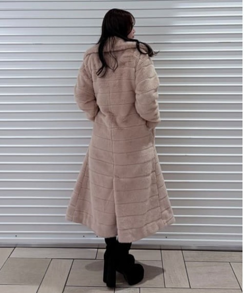 セール】ニュアンスラインフェイクファーコート 秋服 冬服（ムートン