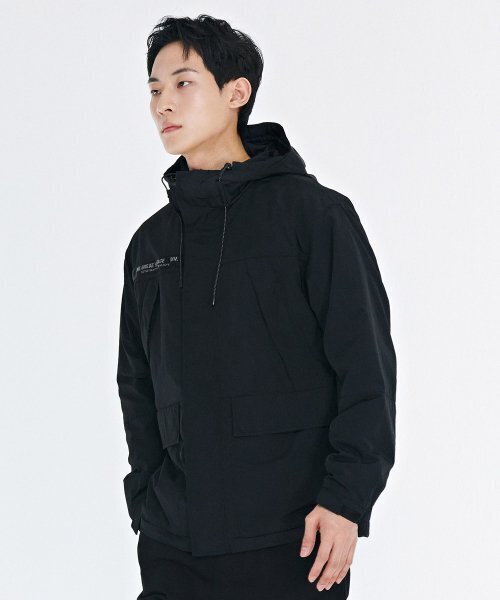 CHASECULT（チェイスカルト）の「男性ポケットディテールフードジャケット-CARK4112B03（ナイロンジャケット・メンズ・ブラック・100/105/110/95）」の2枚目の写真