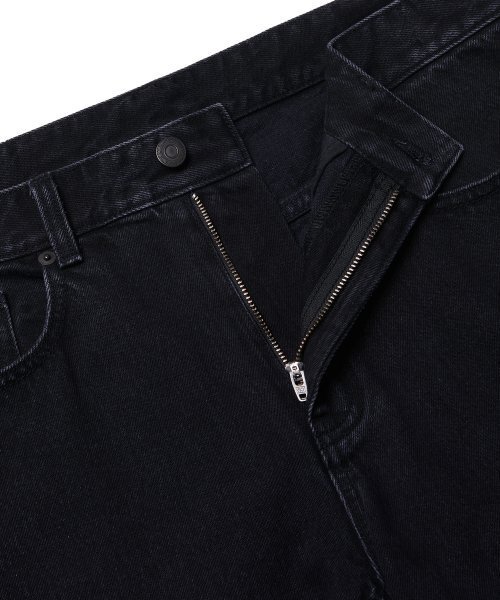 MUSINSA STANDARD（ムシンサスタンダード）の「CONE スリムクロップデニムパンツ [ウォッシュドブラック]（デニムパンツ・メンズ・その他・26/27）」の5枚目の写真