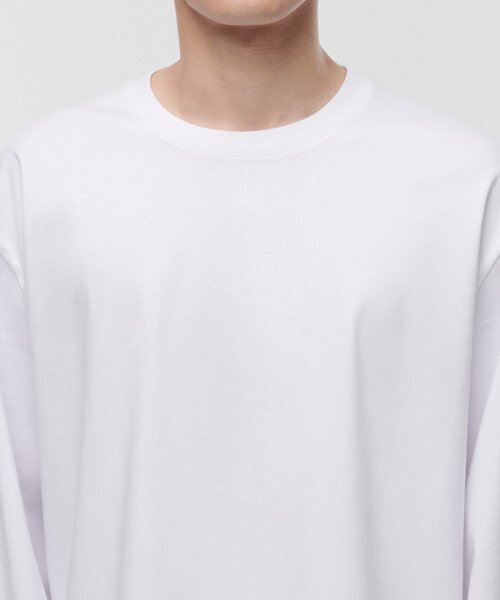MUSINSA STANDARD（ムシンサスタンダード）の「シルケットリラックスドクルーネック長袖Tシャツ[ホワイト]（Tシャツ/カットソー・メンズ・その他・SMALL/MEDIUM/LARGE/X-LARGE）」の3枚目の写真