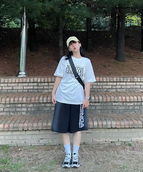 PRENDA（プレンダ）の「GRADIENT RAWCUT SHORTS BLACK（その他パンツ・レディース・その他・MEDIUM/SMALL）」の4枚目の写真