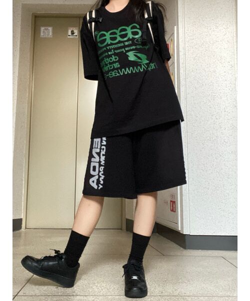 PRENDA（プレンダ）の「GRADIENT RAWCUT SHORTS BLACK（その他パンツ・レディース・その他・MEDIUM/SMALL）」の5枚目の写真