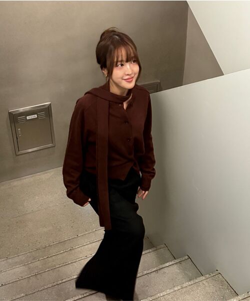 SIYAZU(シヤジュ)の「SIST9054 セミフレアカラムロングスカート_ブラック(スカート・レディース・ブラック・MEDIUM/LARGE/SMALL)」の4枚目の写真