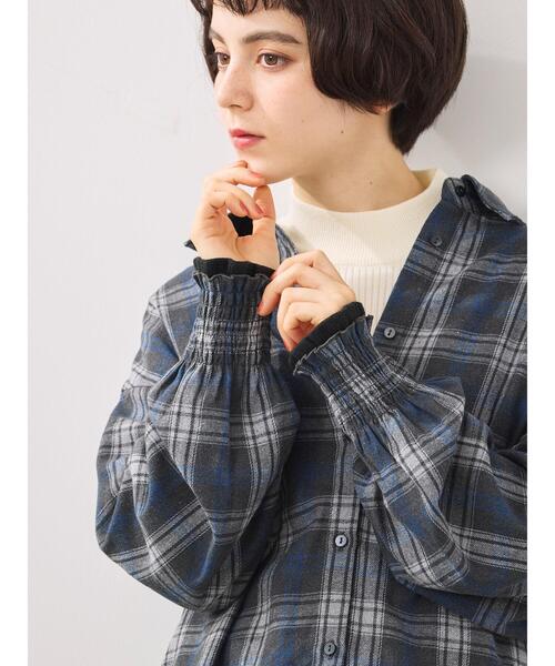 SM2(エスエムツー)の「アソートフリルニット(ニット/セーター・レディース・オフホワイト/キナリ/ネイビー/ブラック・F)」の16枚目の写真