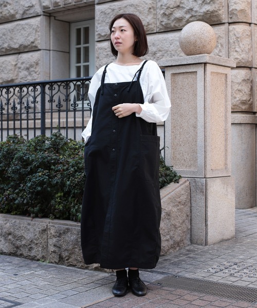 D.M.G.（ドミンゴ）の「[D.M.G / ディーエムジー] ムラバックサテン ワークサロペットスカート（サロペット/オーバーオール・レディース・ブラック/キナリ・FREE）」の6枚目の写真