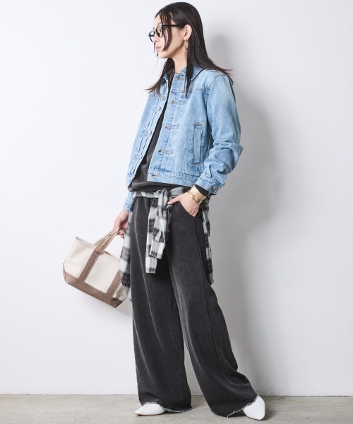CHIC STYLE（シックスタイル）の「綿100％デニムジャケット＜大きいサイズ有＞シックスタイル（デニムジャケット・レディース・ブルー系/ネイビー系・M/L/LL/3L/4L/5L）」の10枚目の写真