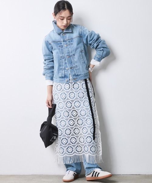 CHIC STYLE（シックスタイル）の「綿100％デニムジャケット＜大きいサイズ有＞シックスタイル（デニムジャケット・レディース・ブルー系/ネイビー系・M/L/LL/3L/4L/5L）」の22枚目の写真