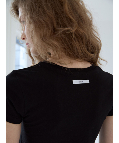 GRIDAJ（クリダジェイ）の「ベーシックスリムTシャツ[ブラック]（Tシャツ/カットソー・レディース・ブラック・SMALL/MEDIUM）」の2枚目の写真