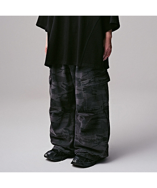 ZENDUST(ジェンダスト)の「Ginyu Big Pocket Cargo Pants BLACK CAMO(その他パンツ・レディース・ブラック・X-SMALL/SMALL/MEDIUM/LARGE/X-LARGE)」の1枚目の写真