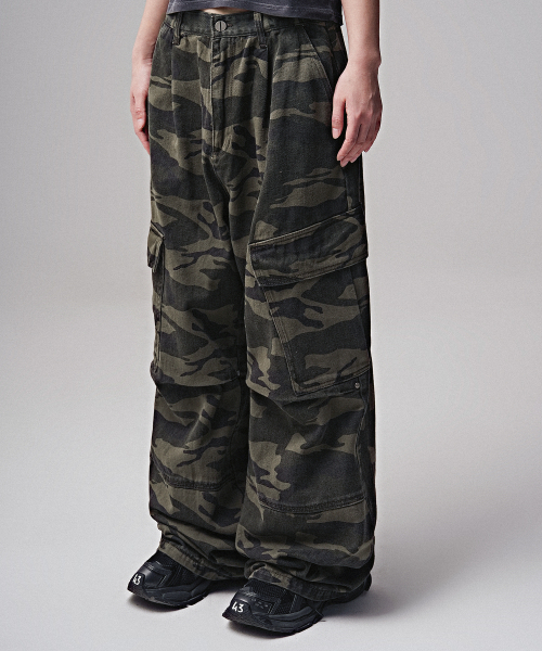 ZENDUST(ジェンダスト)の「Ginyu Big Pocket Cargo Pants BLACK CAMO(その他パンツ・レディース・ブラック・X-SMALL/SMALL/MEDIUM/LARGE/X-LARGE)」の2枚目の写真