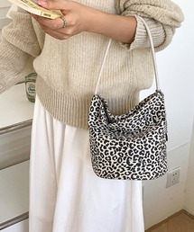 COCOMOMO（ココモモ）の「ヒョウ柄スエードバッグ レオパード スエードバッグ トートバッグ チャーム付き ハンドバッグ スエード調 バッグ バケツ型 軽量（トートバッグ）」