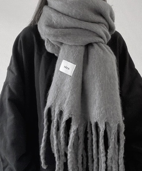 YACA（ヤーカ）の「Volume Muffler/ボリュームマフラー（マフラー・レディース・ブラック/グレー・FREE）」の2枚目の写真