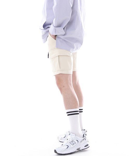 SAINTCREW(セントクルー)の「コンフォータブルモダンカーゴショーツ CM-1200Cクリーム(その他パンツ・メンズ・その他・MEDIUM/LARGE/X-LARGE)」の3枚目の写真