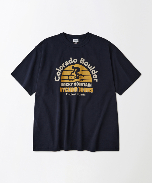 OUTSTANDING(アウトスタンディング)の「VSC Tシャツ(コロラド ボルダー)_ネイビー(Tシャツ/カットソー・レディース・その他・SMALL/MEDIUM/LARGE)」の1枚目の写真