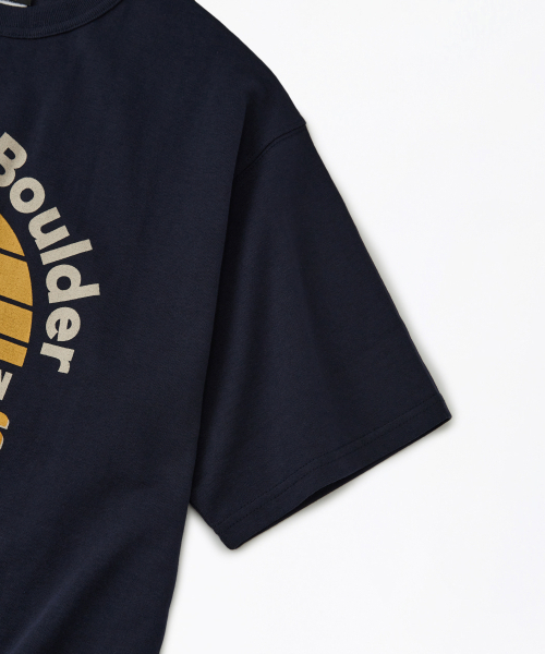 OUTSTANDING(アウトスタンディング)の「VSC Tシャツ(コロラド ボルダー)_ネイビー(Tシャツ/カットソー・レディース・その他・SMALL/MEDIUM/LARGE)」の7枚目の写真