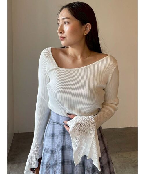 LAGUNAMOON（ラグナムーン）の「シアーパターンカフスリブニットプルオーバー（ニット/セーター・レディース・ブラック/ラベンダー/ホワイト・FREE）」の5枚目の写真