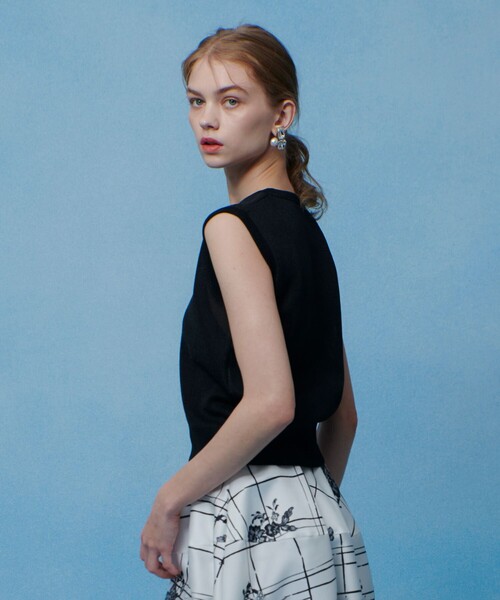 LOULOU WILLOUGHBY(ルルウィルビー)の「【LOULOU WILLOUGHBY】シアージャガードプルオーバー(ニット/セーター・レディース・ブラック/オフホワイト/レッド・2)」の5枚目の写真