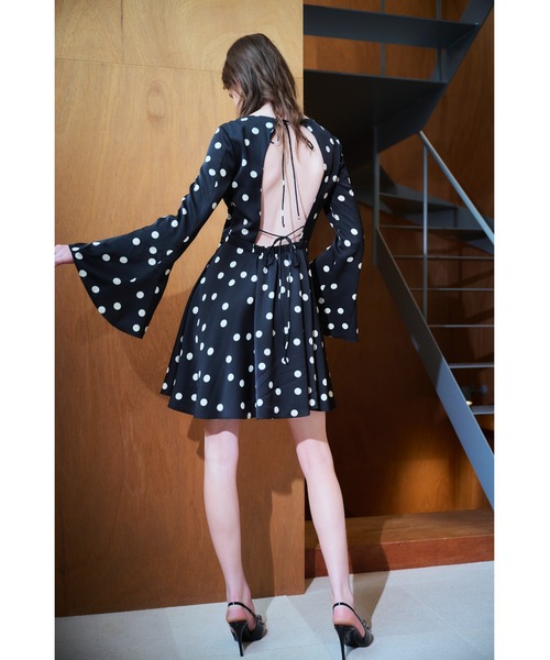 Estella.K(エステラケー)の「Emma Dress オープンバックミニドレス(ワンピース・レディース・ブラック/ブラック系その他/アイボリー・FREE)」の3枚目の写真