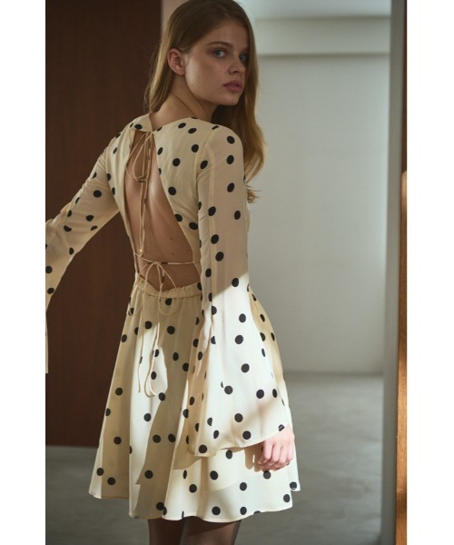 Estella.K(エステラケー)の「Emma Dress オープンバックミニドレス(ワンピース・レディース・ブラック/ブラック系その他/アイボリー・FREE)」の21枚目の写真